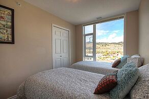 Sunset Waterfront Resort by DKRA