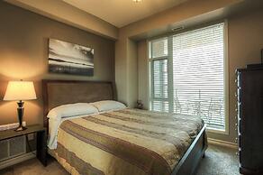 Sunset Waterfront Resort by DKRA