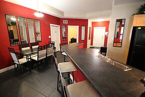 Sunset Waterfront Resort by DKRA