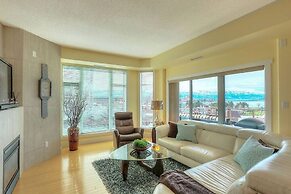 Sunset Waterfront Resort by DKRA