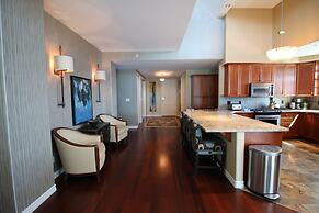 Sunset Waterfront Resort by DKRA