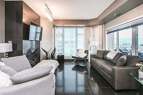 Sunset Waterfront Resort by DKRA