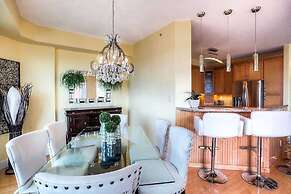 Sunset Waterfront Resort by DKRA