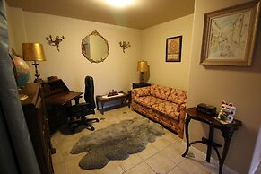 Sunset Waterfront Resort by DKRA