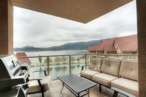 Sunset Waterfront Resort by DKRA