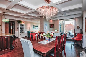 Sunset Waterfront Resort by DKRA