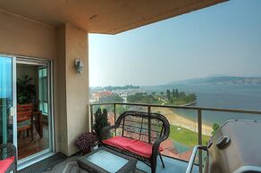 Sunset Waterfront Resort by DKRA