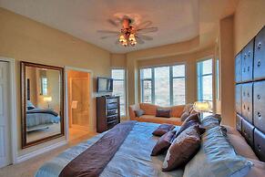 Sunset Waterfront Resort by DKRA