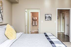 Sunset Waterfront Resort by DKRA