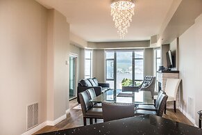 Sunset Waterfront Resort by DKRA