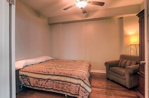 Sunset Waterfront Resort by DKRA