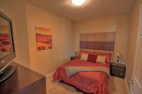 Sunset Waterfront Resort by DKRA