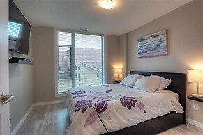 Sunset Waterfront Resort by DKRA