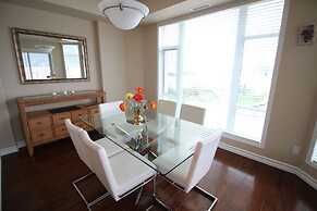 Sunset Waterfront Resort by DKRA