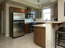 Sunset Waterfront Resort by DKRA