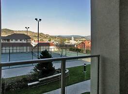 Sunset Waterfront Resort by DKRA