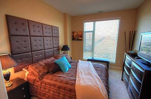 Sunset Waterfront Resort by DKRA