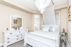 Sunset Waterfront Resort by DKRA