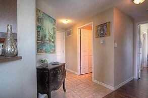 Sunset Waterfront Resort by DKRA