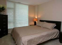 Sunset Waterfront Resort by DKRA