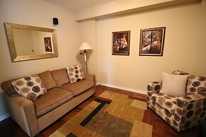 Sunset Waterfront Resort by DKRA