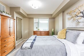 Sunset Waterfront Resort by DKRA