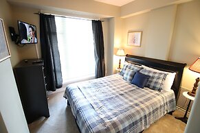 Sunset Waterfront Resort by DKRA