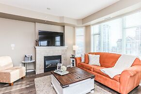 Sunset Waterfront Resort by DKRA