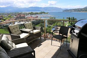 Sunset Waterfront Resort by DKRA