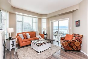 Sunset Waterfront Resort by DKRA