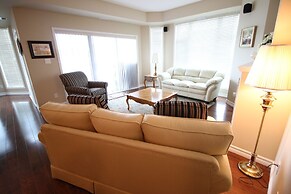 Sunset Waterfront Resort by DKRA