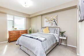 Sunset Waterfront Resort by DKRA