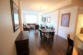 Sunset Waterfront Resort by DKRA