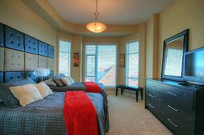 Sunset Waterfront Resort by DKRA