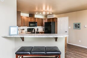 Sunset Waterfront Resort by DKRA