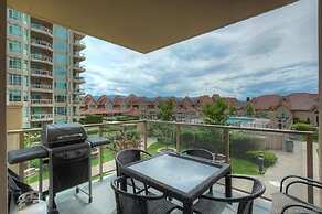 Sunset Waterfront Resort by DKRA