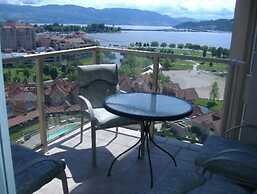 Sunset Waterfront Resort by DKRA