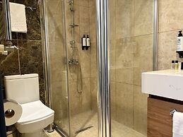 Business Life Hotel Gunesli