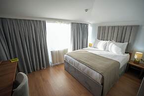 Business Life Hotel Gunesli