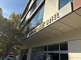 Business Life Hotel Gunesli