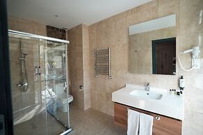 Business Life Hotel Gunesli