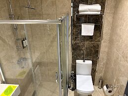 Business Life Hotel Gunesli