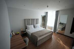 Business Life Hotel Gunesli