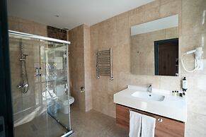 Business Life Hotel Gunesli