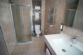 Business Life Hotel Gunesli