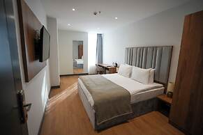 Business Life Hotel Gunesli