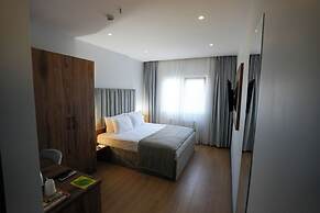 Business Life Hotel Gunesli