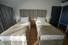 Business Life Hotel Gunesli