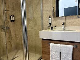 Business Life Hotel Gunesli