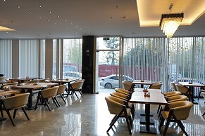 Business Life Hotel Gunesli